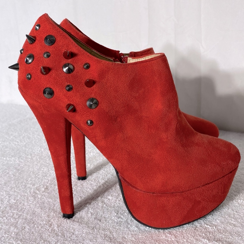 FRH Red Faux Suede Platform Stiletto Heels W Spiky Studs 8